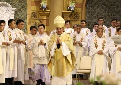 Assumption-Cathedral-Bangkok-Thailand-Priest-Father-Nun-Church-Mass-English